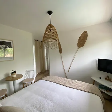 Chai Nous - Independantes A 500m Du Bassin Bed & Breakfast